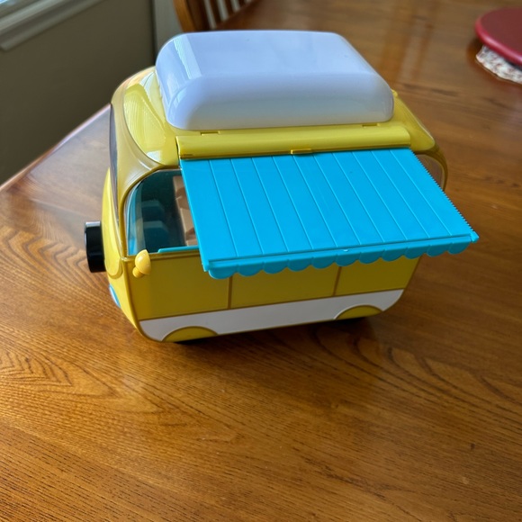 Peppa Pig RV Camper by Jazwares - Picture 8 of 11